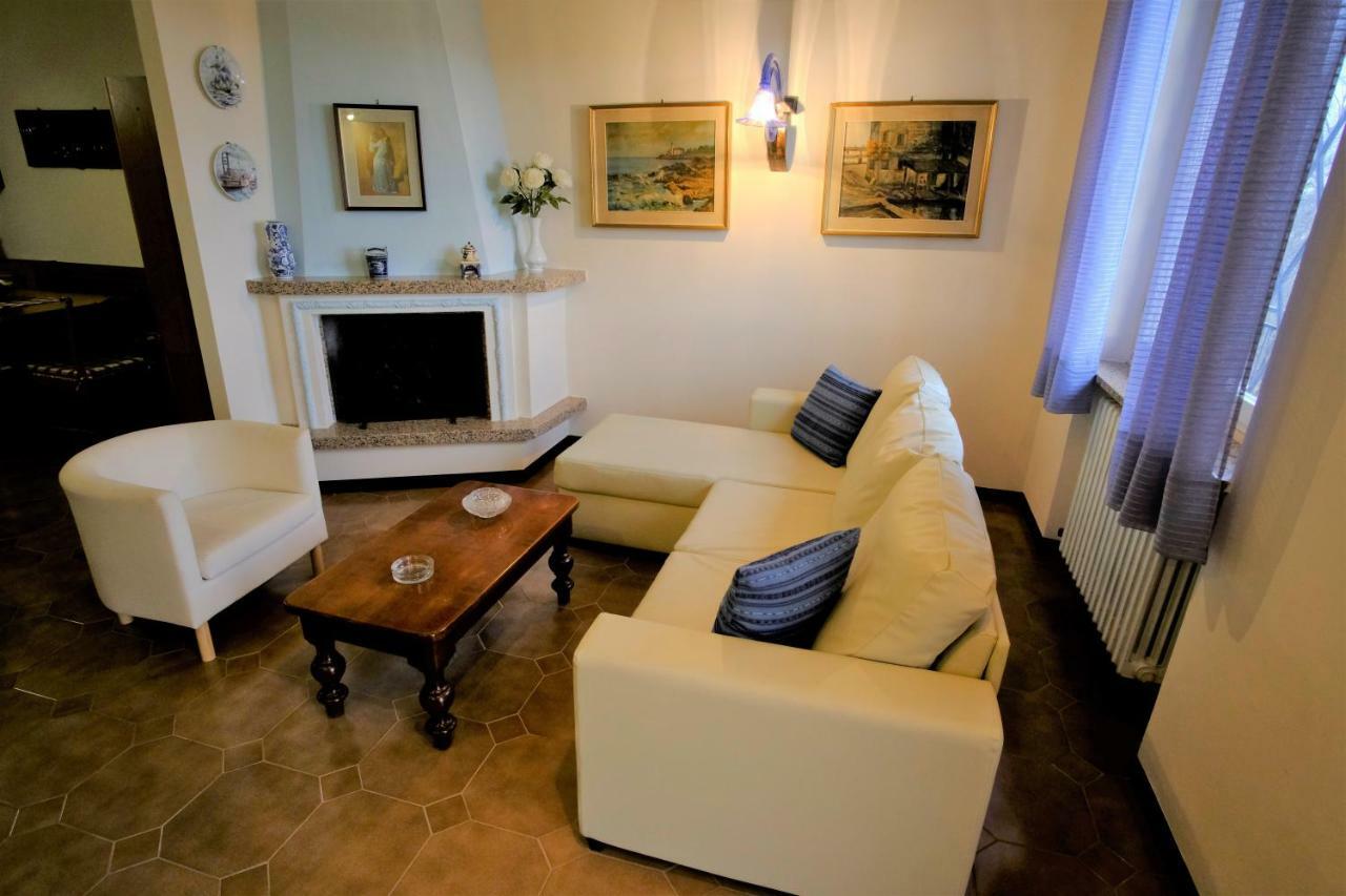 Casavacanzedezza Montecalvo Versiggia Екстериор снимка