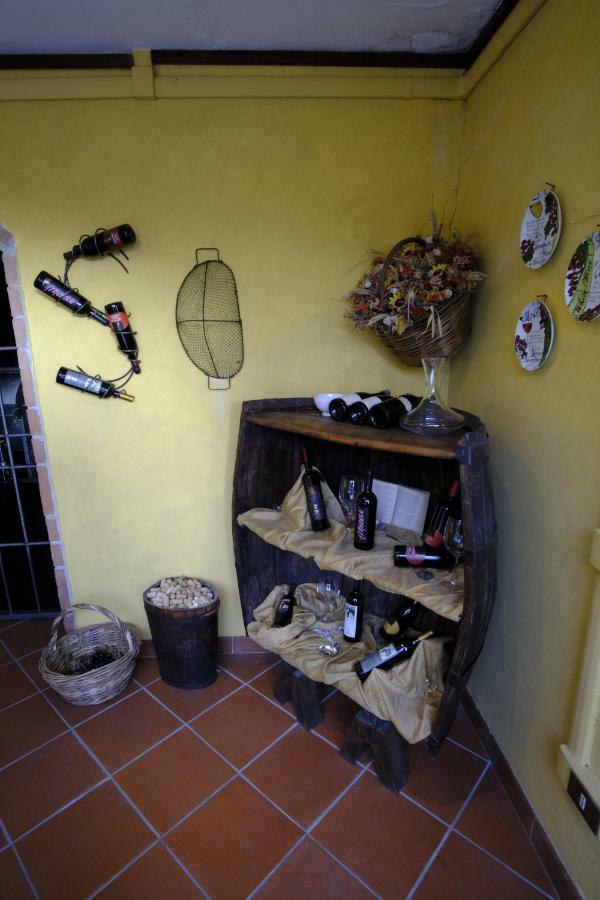 Casavacanzedezza Montecalvo Versiggia Екстериор снимка